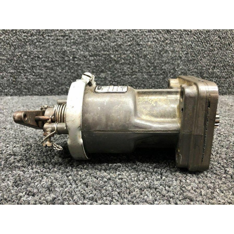 V210992 (M/N: 210680) Continental IO-470-N14 Woodward Propeller Governor