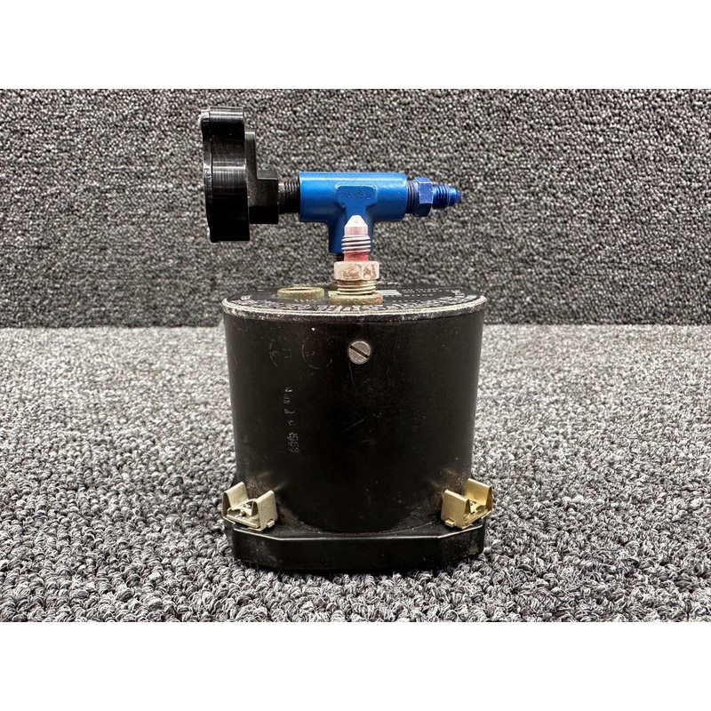 70203-0100 (Alt: 660012-001) Macleod Manifold and Fuel Pressure Indicator