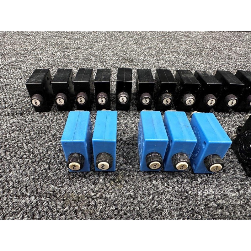 435-205-104 Wood Electric, Potter and Brumfield Push Circuit Breaker (Set of 27)