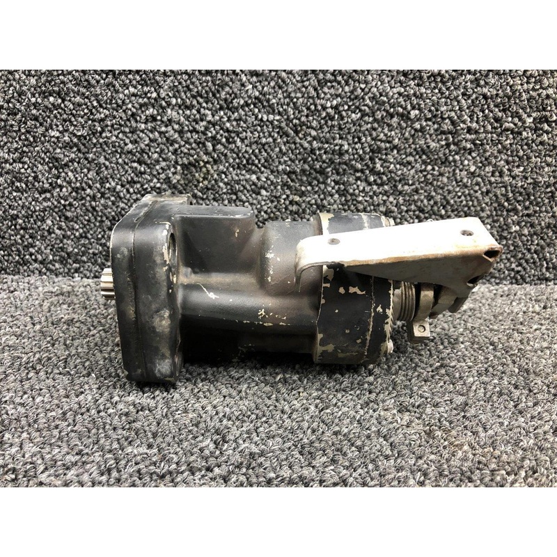 D210439 Continental IO-520-CB3B Woodward Propeller Governor (Prop Struck)