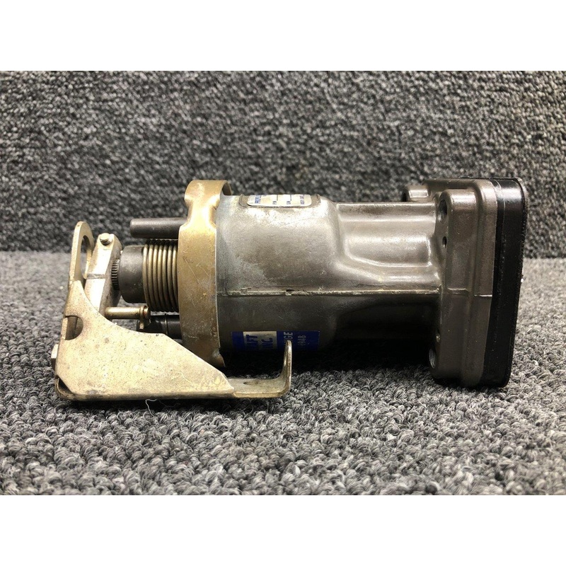 D210680 Continental IO-550-B38 Woodward Propeller Governor (Prop Struck)