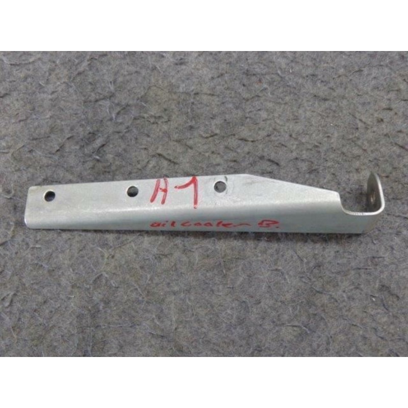 22-7921-01-02 Diamond DA-20-C1 Oil Cooler Support Bracket Lower