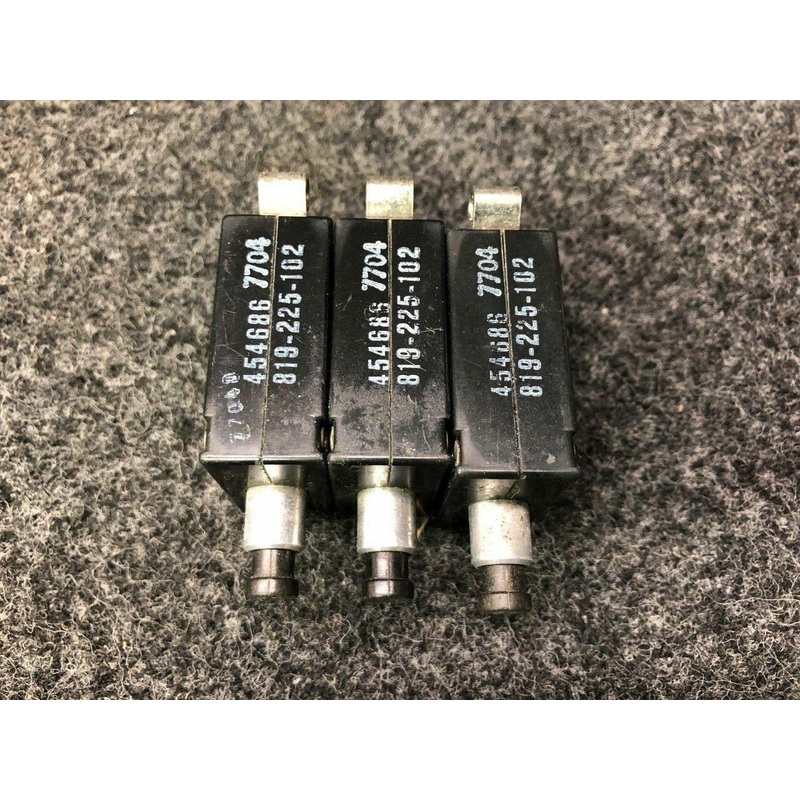 454-686 (Alt: 819-225-102) AMF Wood Electric Circuit Breakers (Amps: 25, Set of 3)