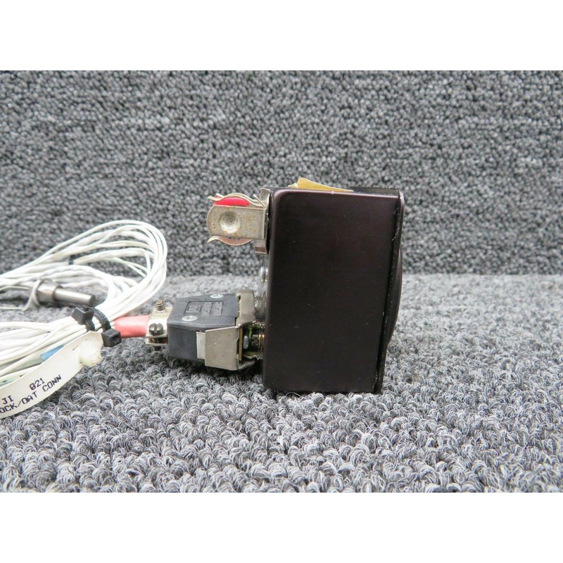 803 Davtron Outside Air Temperature Indicator W/ Probe (Volts: 28)