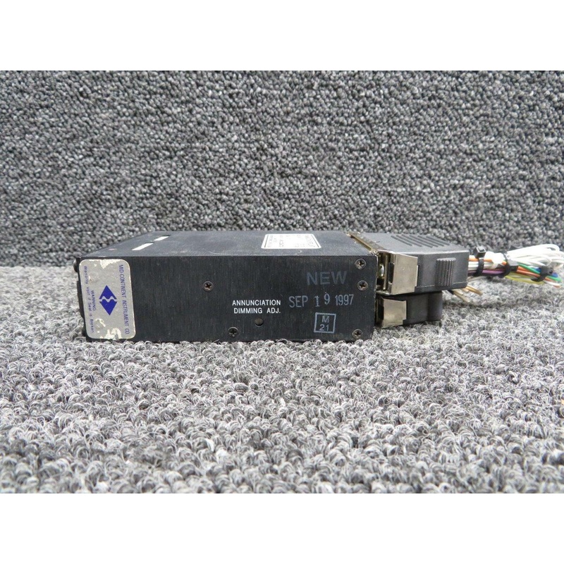 MD41-628 Mid-Continent GPS Annunciations Control Unit (28 Volts)