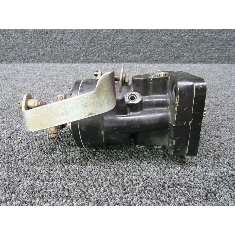210105AJ Cessna 180C Continental O-470-L Woodward Propeller Governor Assy
