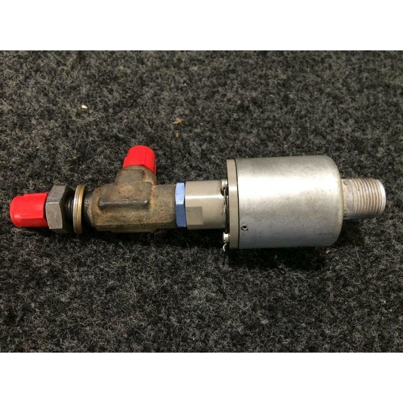 214C40-1-49 Piper PA34-200T Seneca II Engine Pressure Switch (14V)