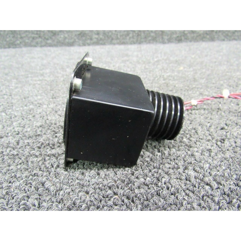 M303 Beech 35-B33 Davtron Temperature Gauge / Volts (14V)