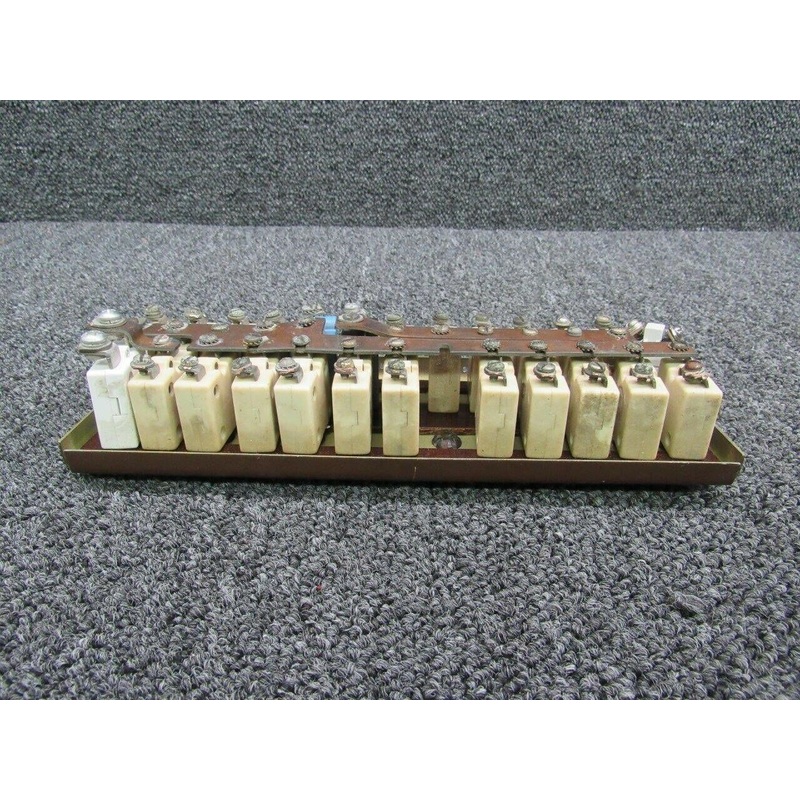 67424-007 Piper PA28R-200 Mechanical Prod Circuit Breaker Panel (V: 14)