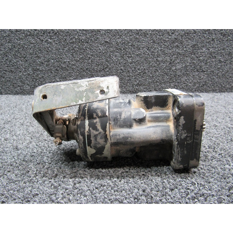 B210438 Continental IO-470-L Woodward Propeller Governor Assy