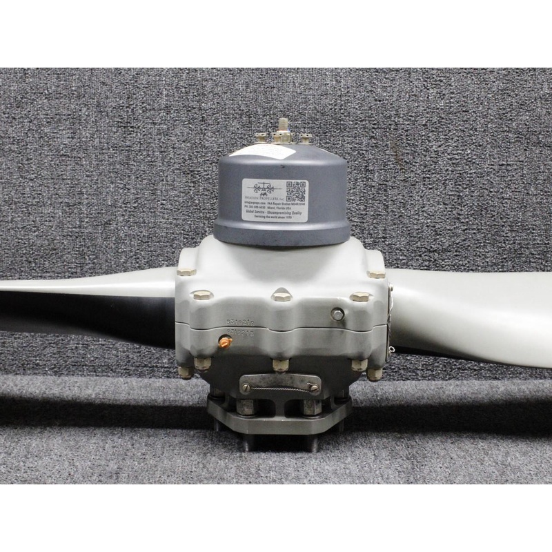 HC-C2YK-1BF, F8468A-4 Hartzell Two Blade Propeller with Logbook (Prop Strike)