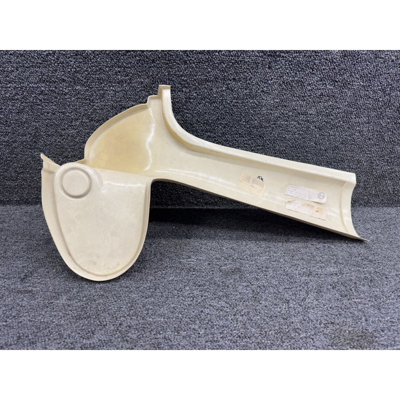 K0413484-18 Cessna 172M Kinzie Door Post Cover LH