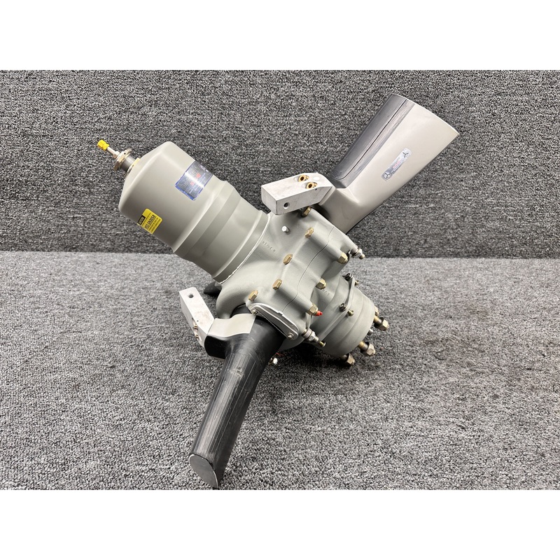PHC-J3YF-2UF Hartzell 3-Blade Propeller Hub w Logs (Core, Prop Struck)