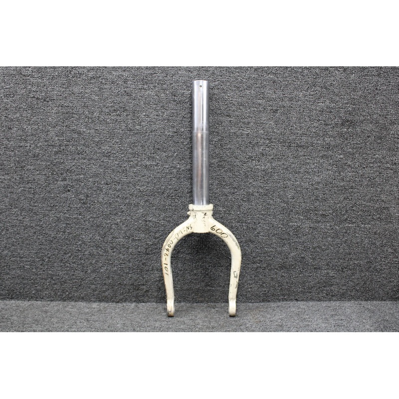 753-230 (Alt: 5462003-3) Piper PA60-600 Ozone Nose Gear Yoke and Piston Assy