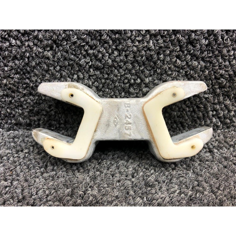 B-2457 Hartzell Internal Propeller Blade Fork (2 Blade)