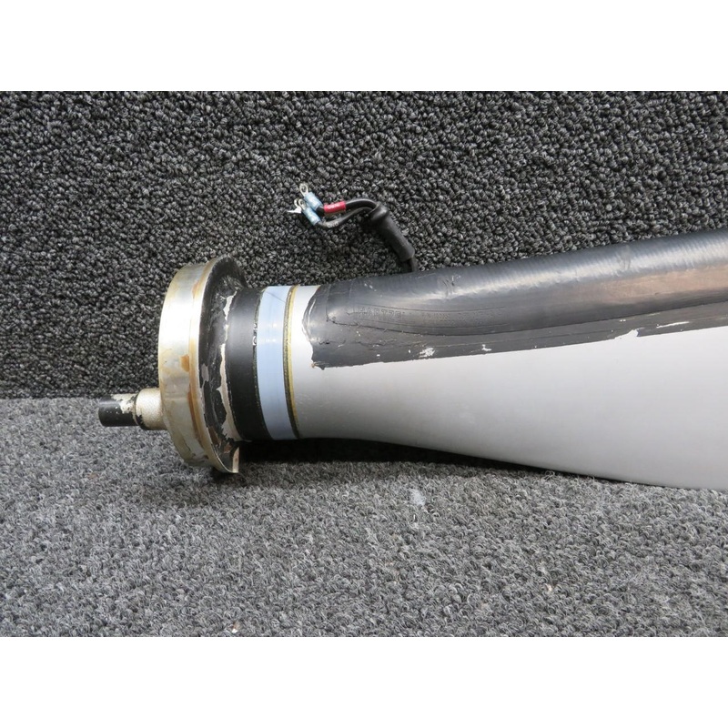 F7693F+2 Hartzell Propeller Blade (Damaged) (Core-Display)