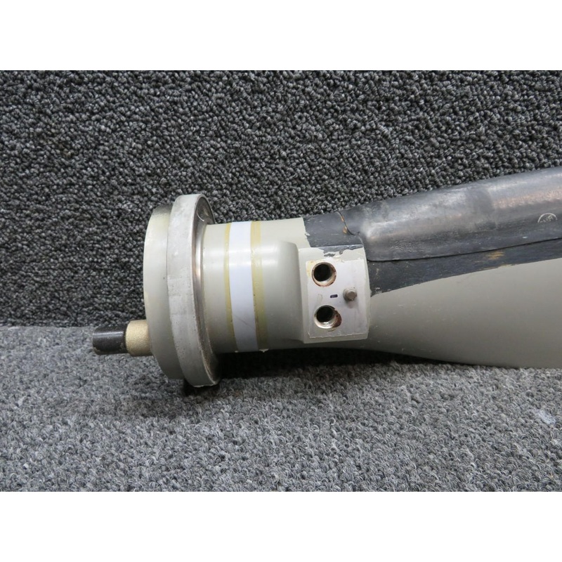 FC7479-2R Hartzell Propeller Blade (Cracked Flange) (Core-Display)