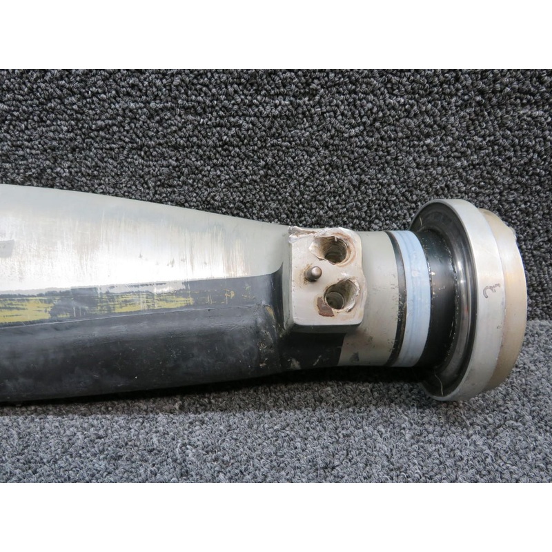FC8468-6R Hartzell Propeller Blade (Broken Knob) (Core-Display)