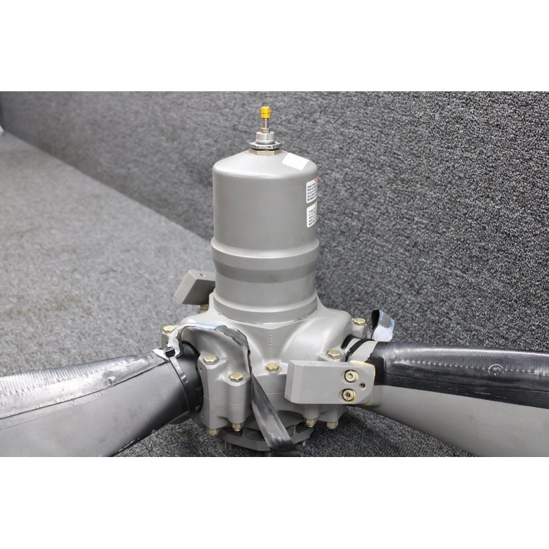 HC-C3YR-2UF Hartzell 3 Blade Propeller Hub RH Engine w Logs (Prop Struck, Core)