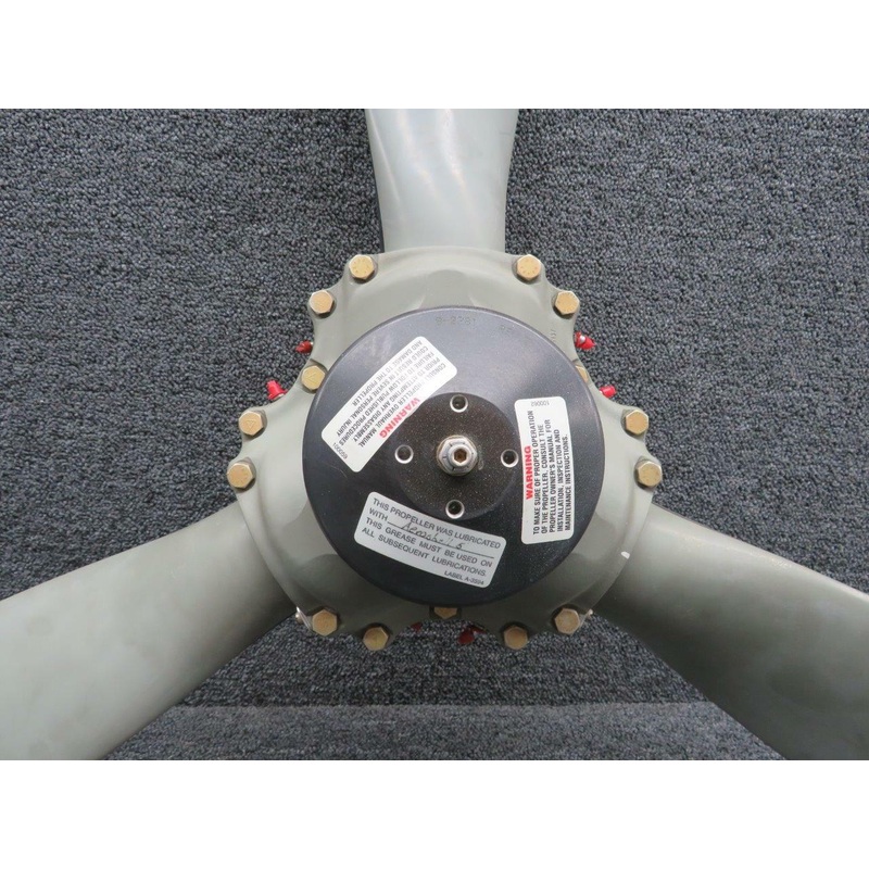 PHC-C3YF-1RF/F8068  Hartzell 3 Blade Propeller Hub