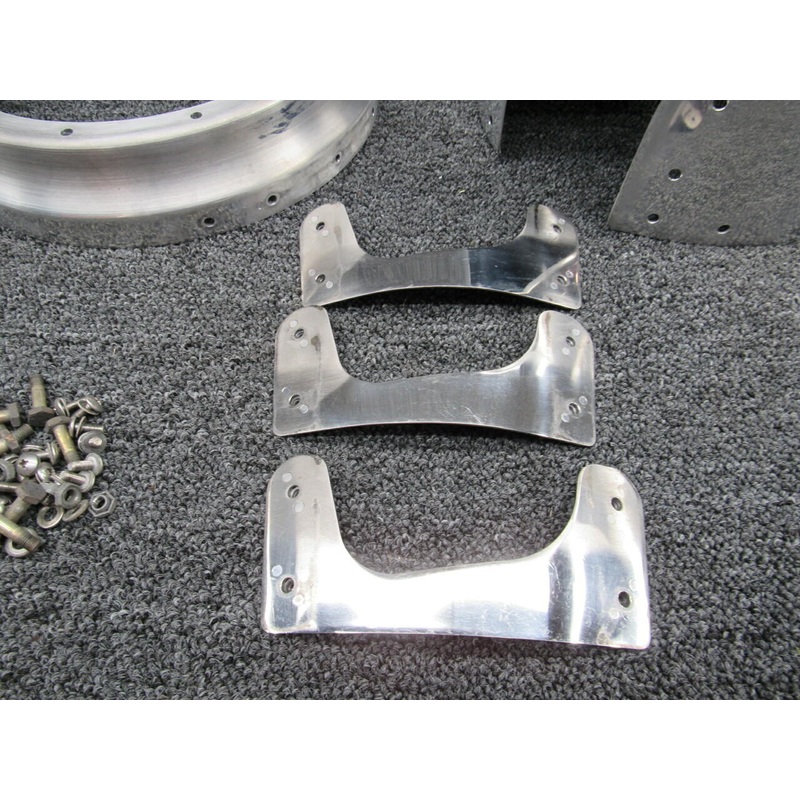 835-47 (BH: C-4549P) Piper PA28R-201 Hartzell 3 Blade Spinner & Bulkhead Assy