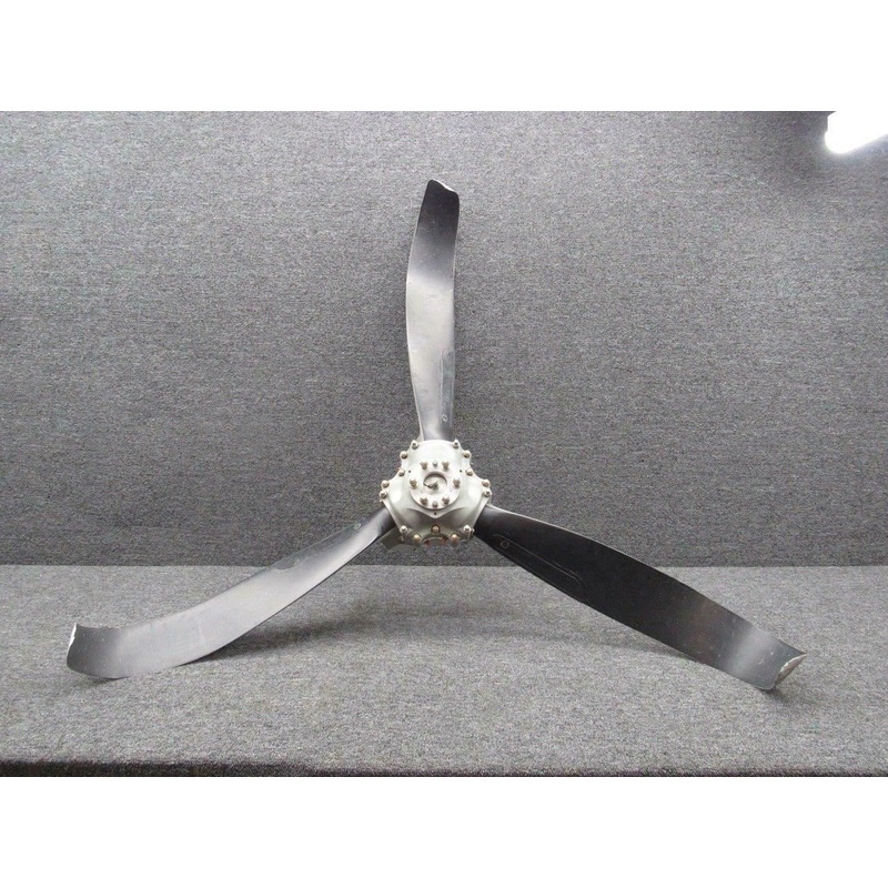 PHC-C3YF-2UF Beech 95-B55 Hartzell 3 Blade Propeller LH W/ Logs (SMOH: 457.70)